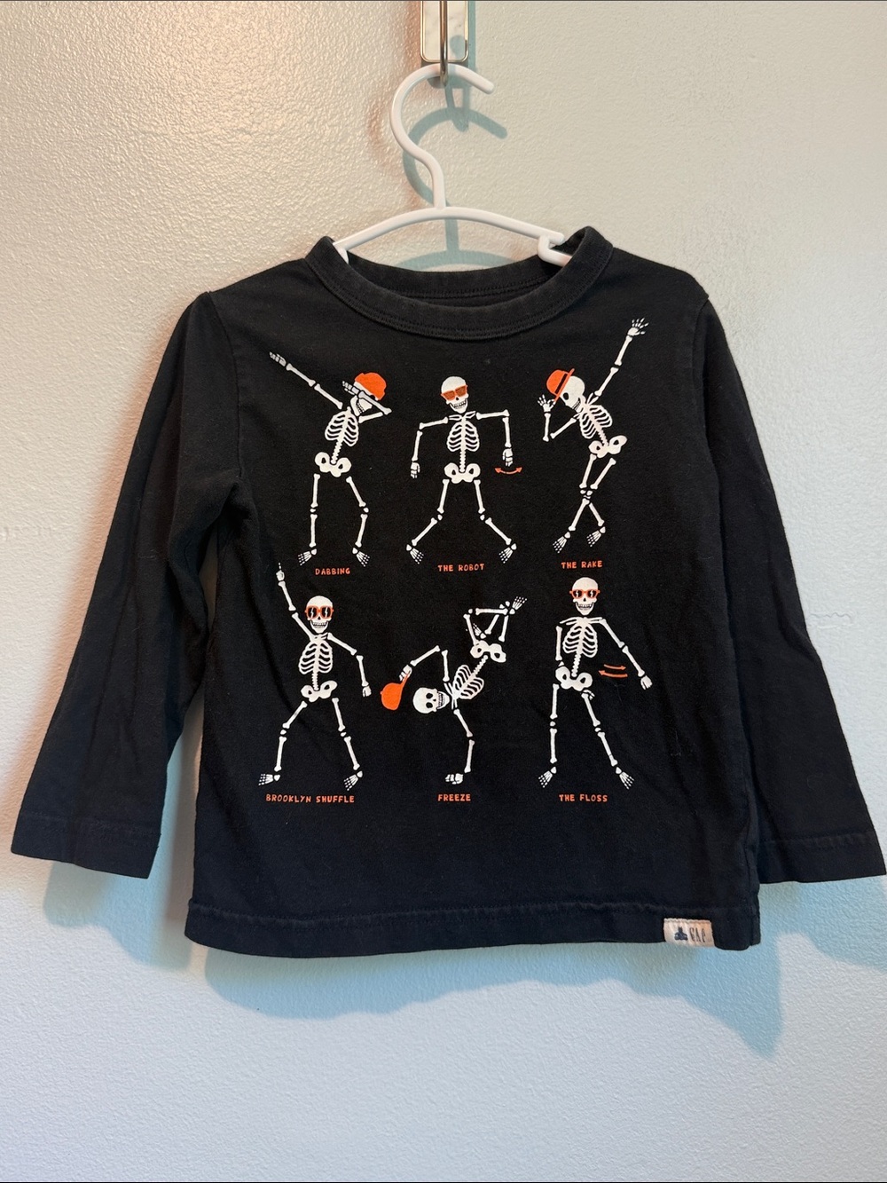 GAP 2 Years Skeleton Halloween Black Long Sleeve Tee Dance Graphic